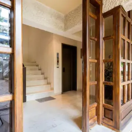 βright Walled Designed In Glyfada Center شقة *