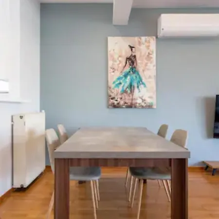 βright Walled Designed In Glyfada Center Atény